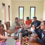 Bidang Perekonomian Desa Adat Lakukan Pendampingan Pendirian dan Pendaftaran Perarem BUPDA di Desa Adat Uma Anyar