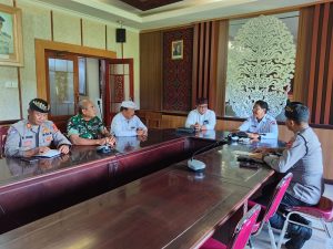 Kabid Pemajuan Hukum Adat Pimpin Audiensi Percepatan Implementasi Sipandu Beradat di Karangasem