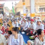 Kadis PMA menghadiri Upacara Atma Wedana lan Manusa Yadnya Masal di Klungkung